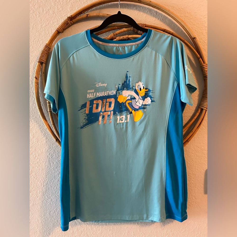 RunDisney 13.1 Half Marathon Weekend 2022 Finisher shirt, size: Women’s Medium